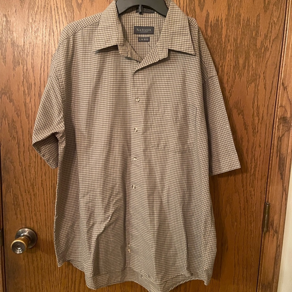 Van Heusen Men's Checkered Shirt